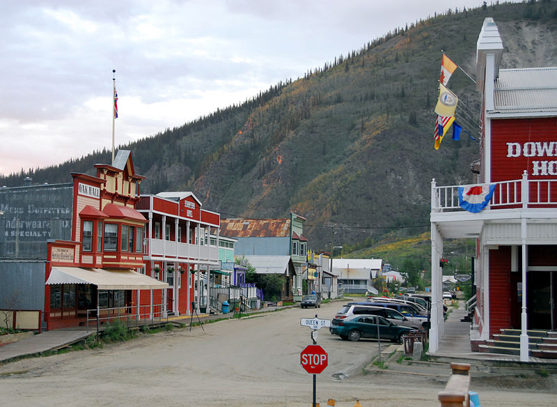 800px-Dawson_City_downtown